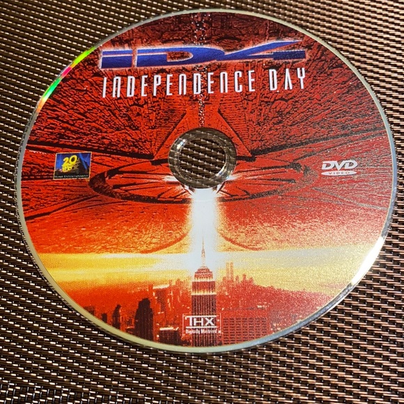 20th Century Studios | Media | Dvd Independence Day | Poshmark